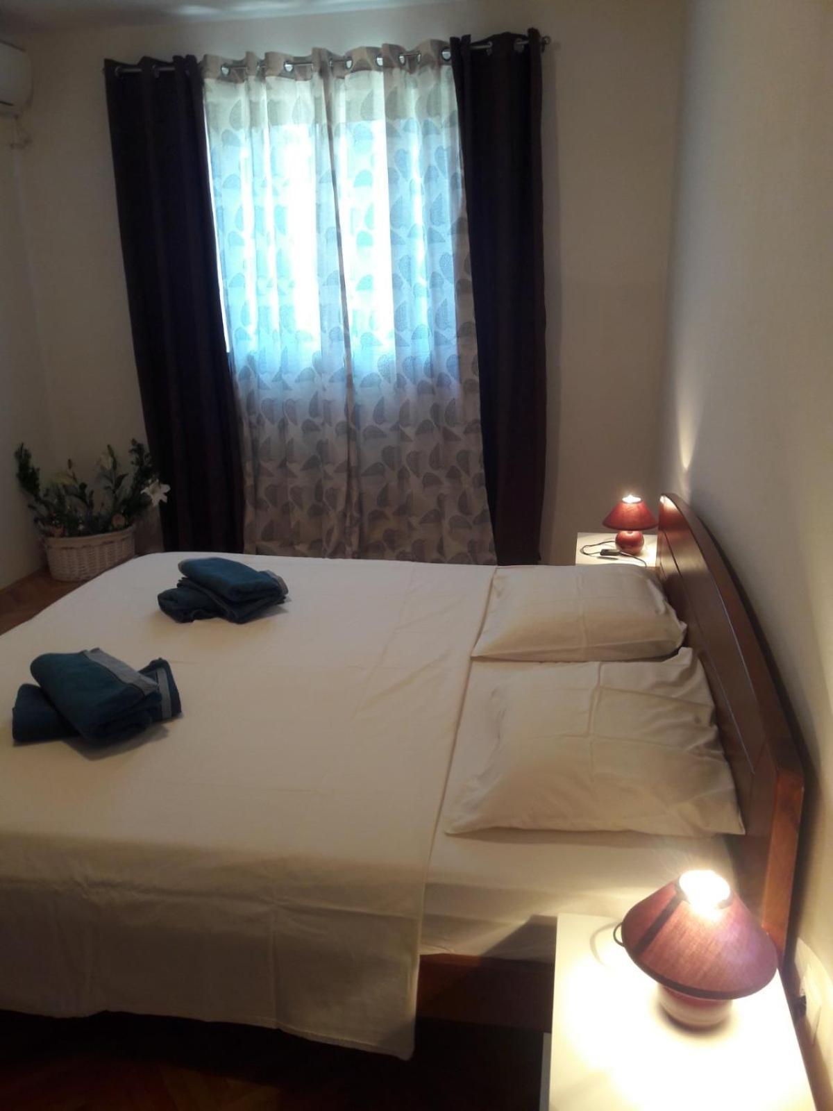 Fei Fei Apartments Račišće Szoba fotó