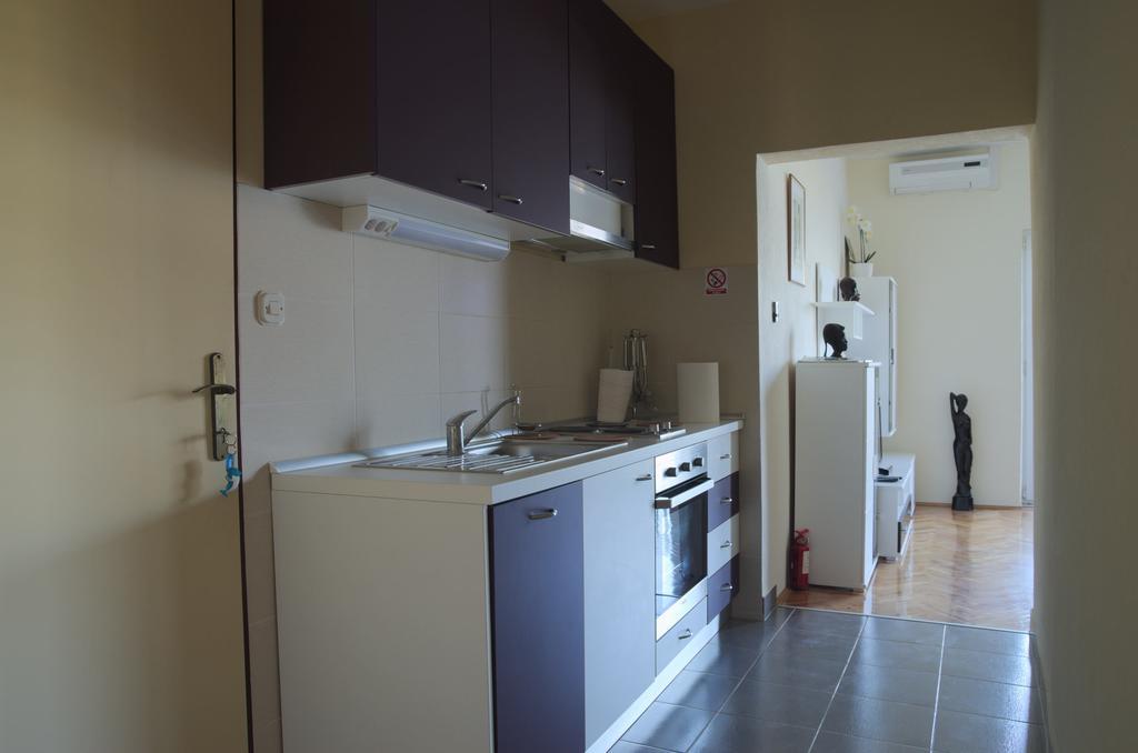 Fei Fei Apartments Račišće Kültér fotó